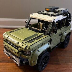 LEGO TECHNIC Land Rover Defender (Retired)